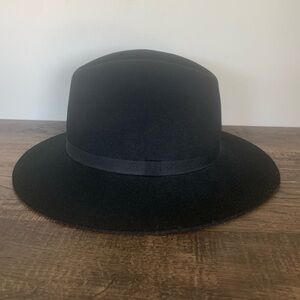 Wilfred Aritzia Huette Black Fedora Size S/M 100% Wool Felt  Band Boho Festival